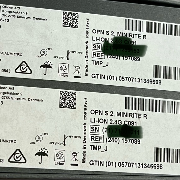 2 Rx Oticon RIC OPN S 2 RIC Silver Hearing Aids with docking station - Picture 8 of 8